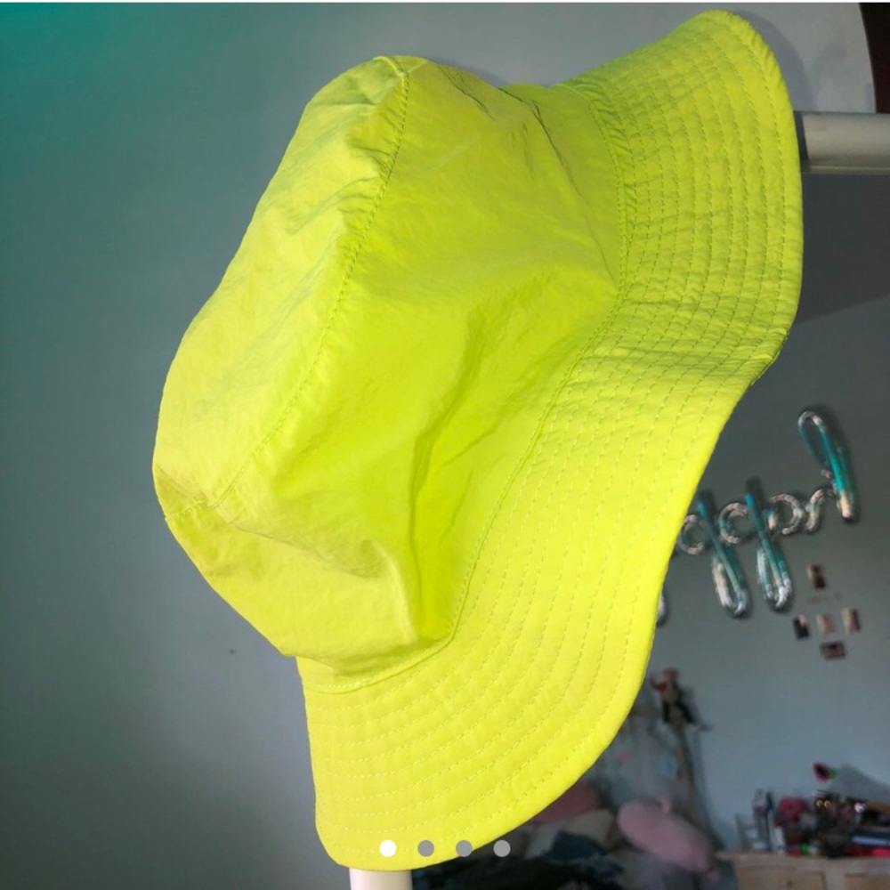 ❌SOLD - Neon yellow bucket hat!